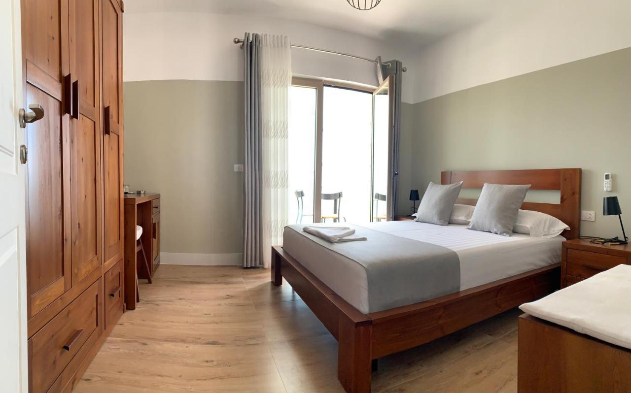 Hotel Vila 8 Himare Esterno foto