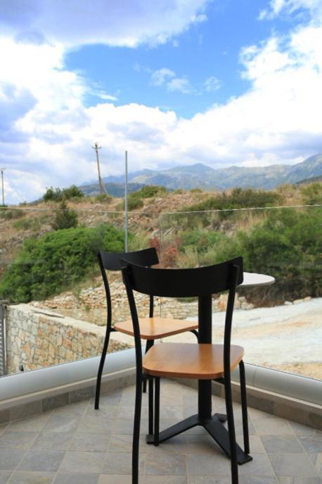 Hotel Vila 8 Himare Esterno foto